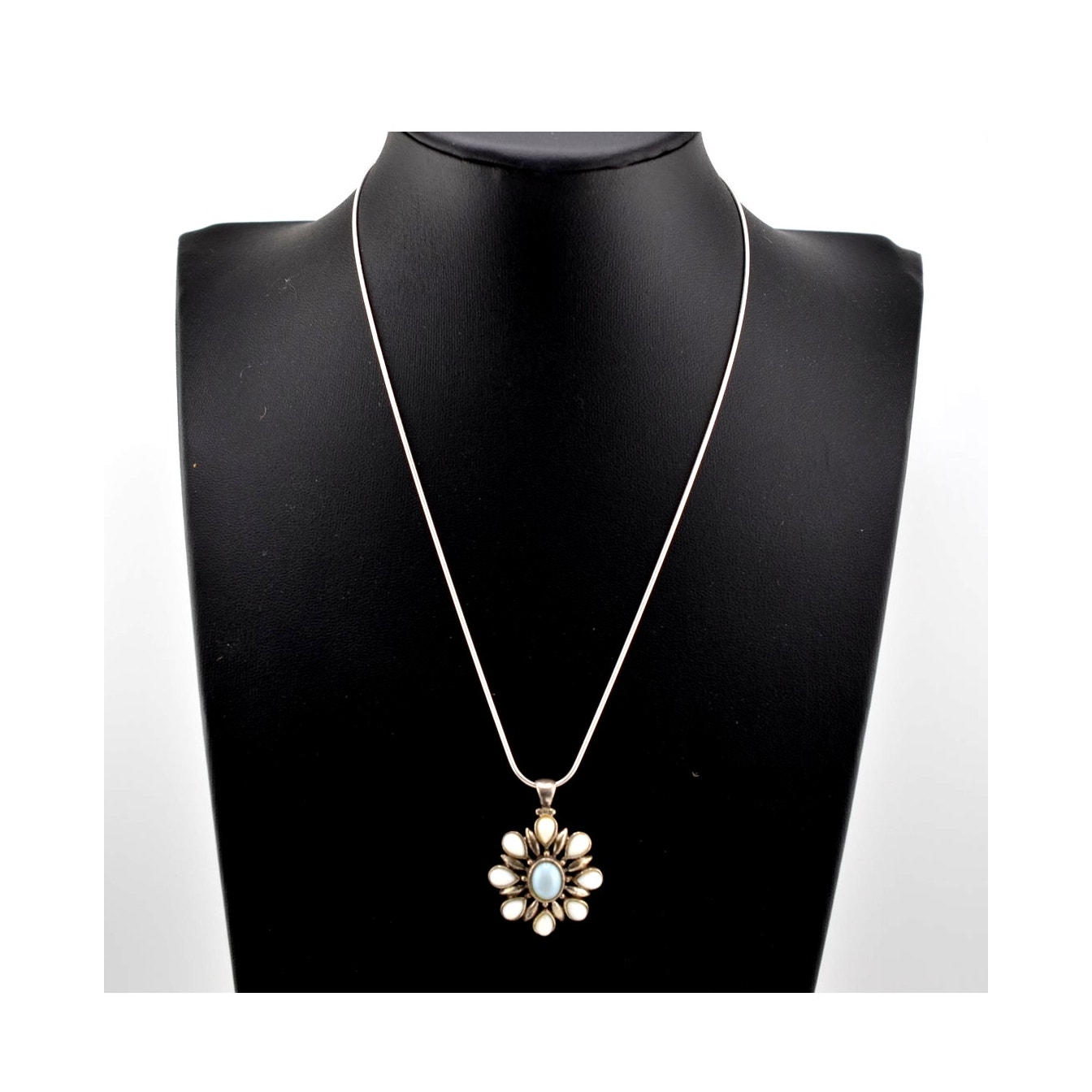 Vintage 925 Sterling Silver Opal Floral Design Pendant 18" Necklace